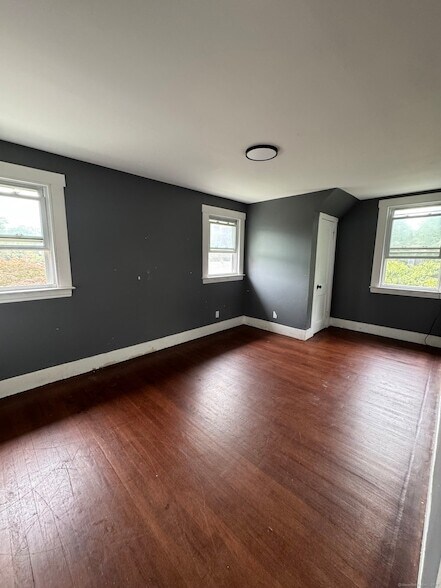 Building Photo - 124 1st Ave