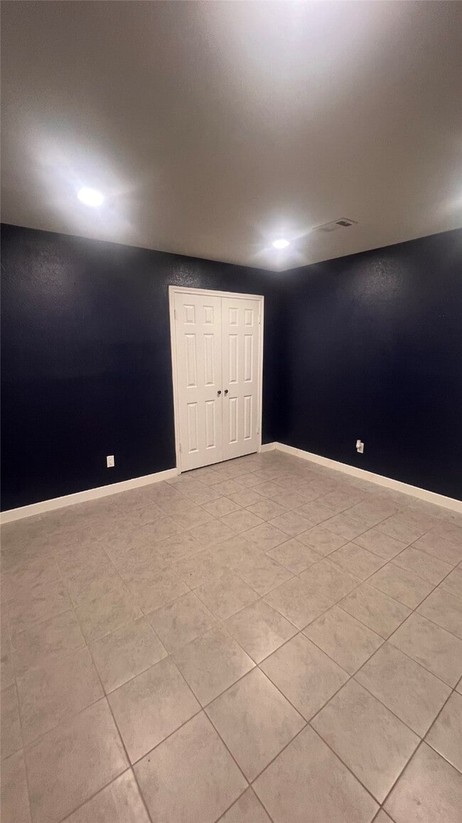 Building Photo - 6018 Beaconridge Dr