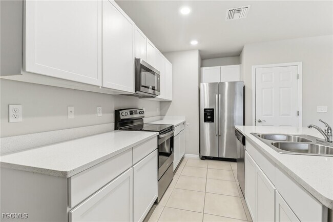 Building Photo - 15376 Wildflower Cir