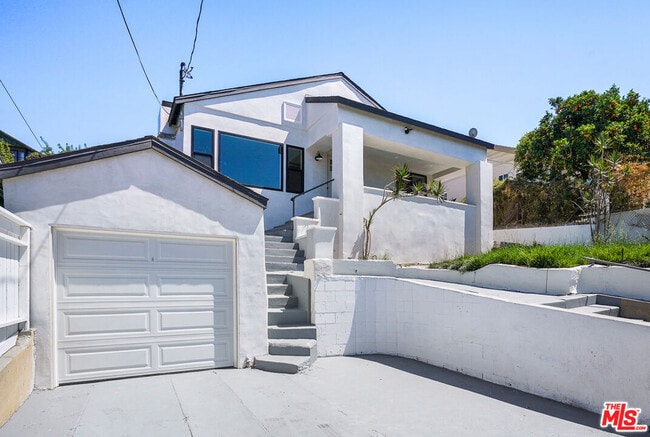 Building Photo - 976 Hyperion Ave