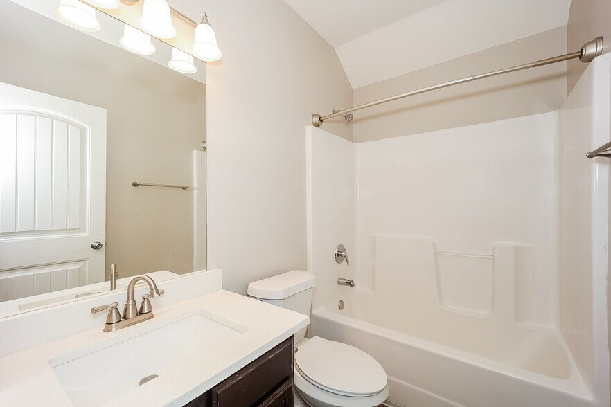 Building Photo - 5914 Grande River Rd