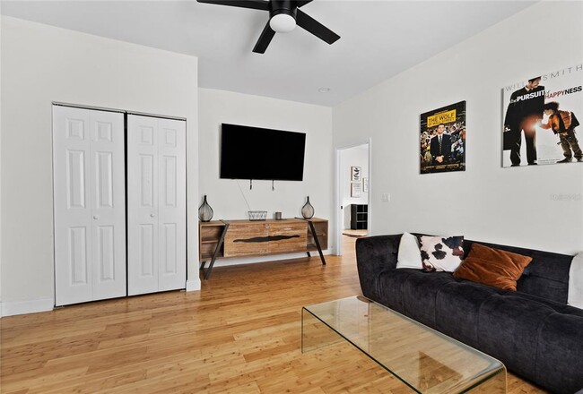 Building Photo - 680 25th Ave S