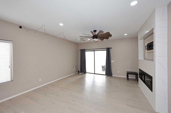 Building Photo - 36950 W Mondragone Ln