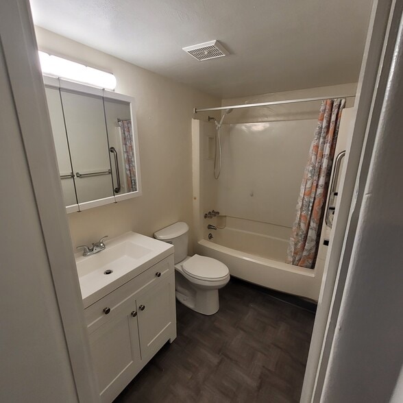 Bathroom - 106 Braden Ct