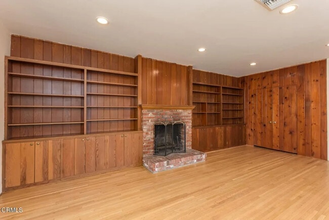 Building Photo - 309 S Dunning St