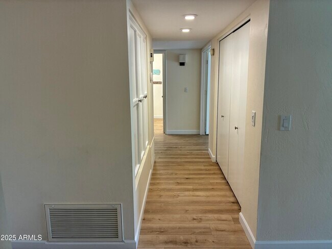 Building Photo - 8437 E San Benito Dr