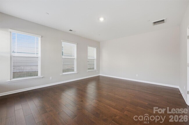 Building Photo - 1000 Bellegray Ln NW