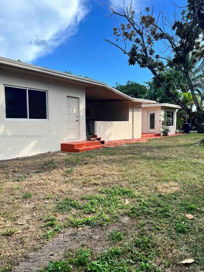 Building Photo - Southwest 97th Avenue, Miami, FL 33165 - 3 BR 2 BA single-family home
