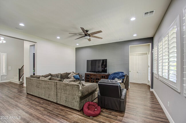 Building Photo - 3016 N Glenview