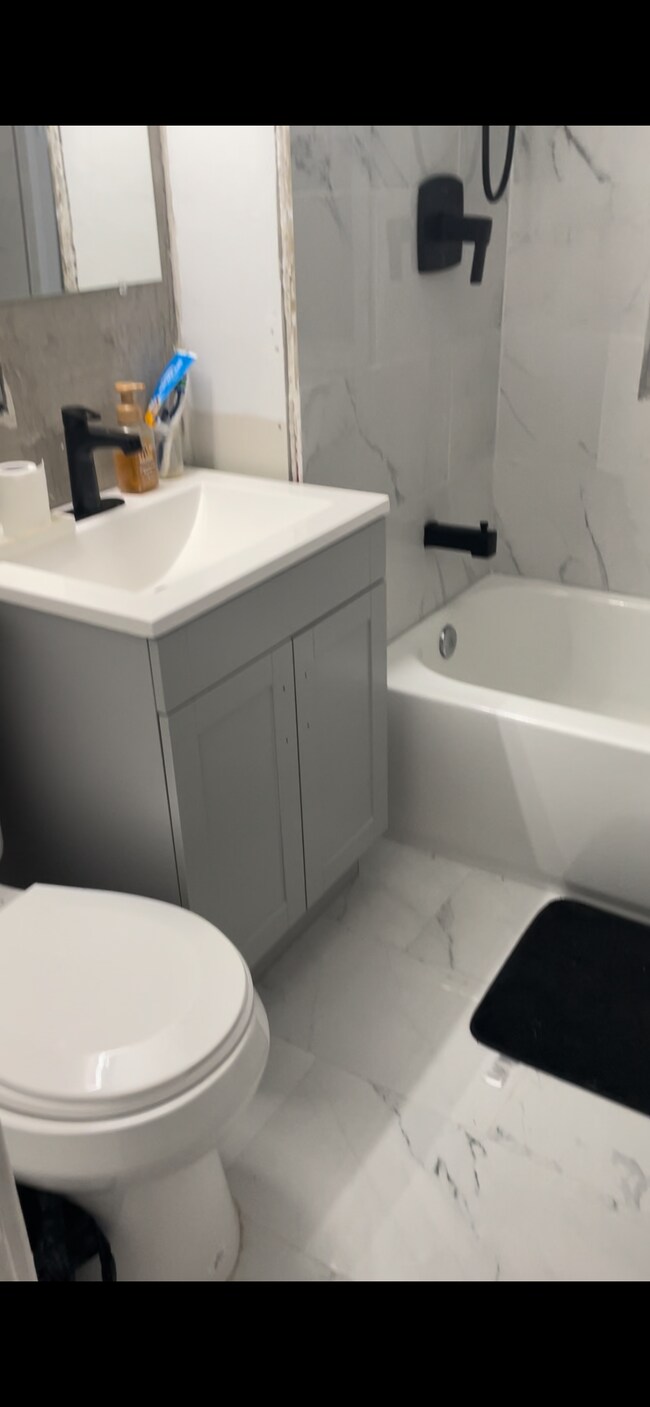 Building Photo - 50 Clarence Ave