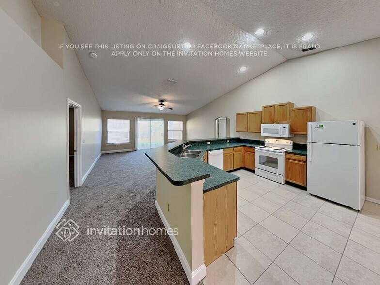 Building Photo - 1656 Glen Laurel Dr