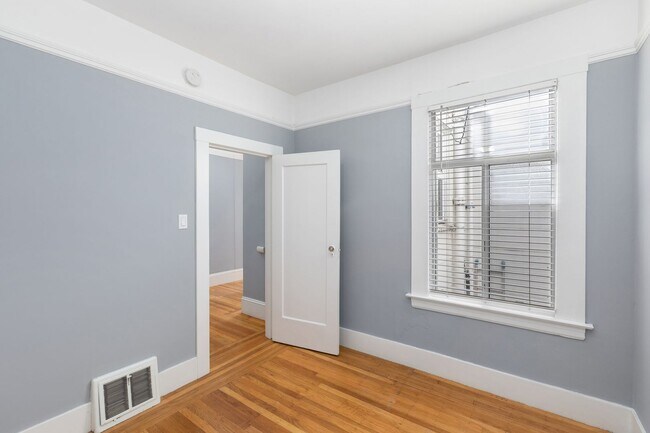 Building Photo - 2272 Greenwich St
