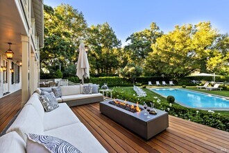 Building Photo - 989 Rutherford Rd