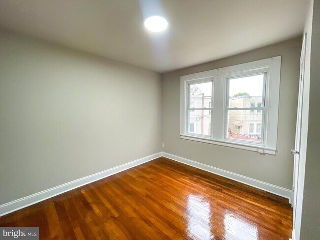 Building Photo - 6818 Wyncote Ave