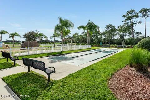 Building Photo - 2061 12 Oaks Dr SE