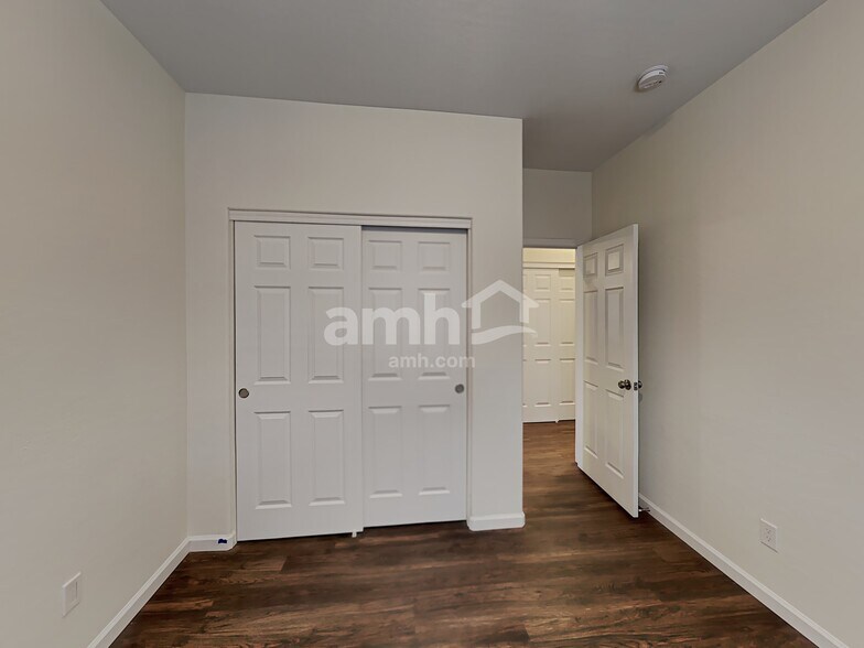 Building Photo - 15355 W Port Au Prince Ln