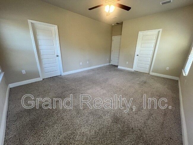 Building Photo - 4512 Oak Orchard Cir