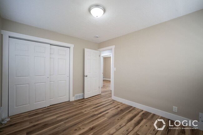 Building Photo - 19 E 1300 S