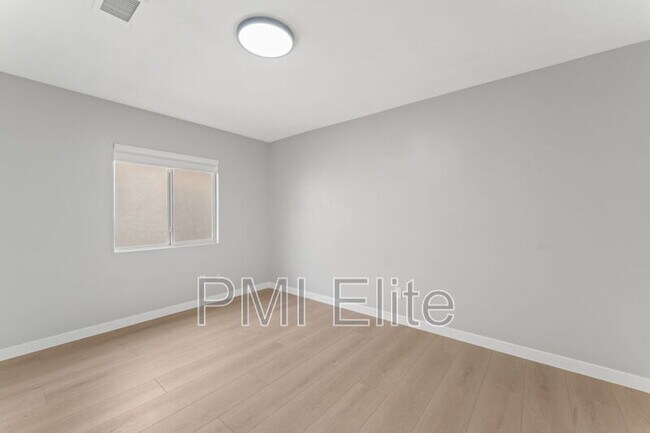 Building Photo - 28654 Silverking Trail