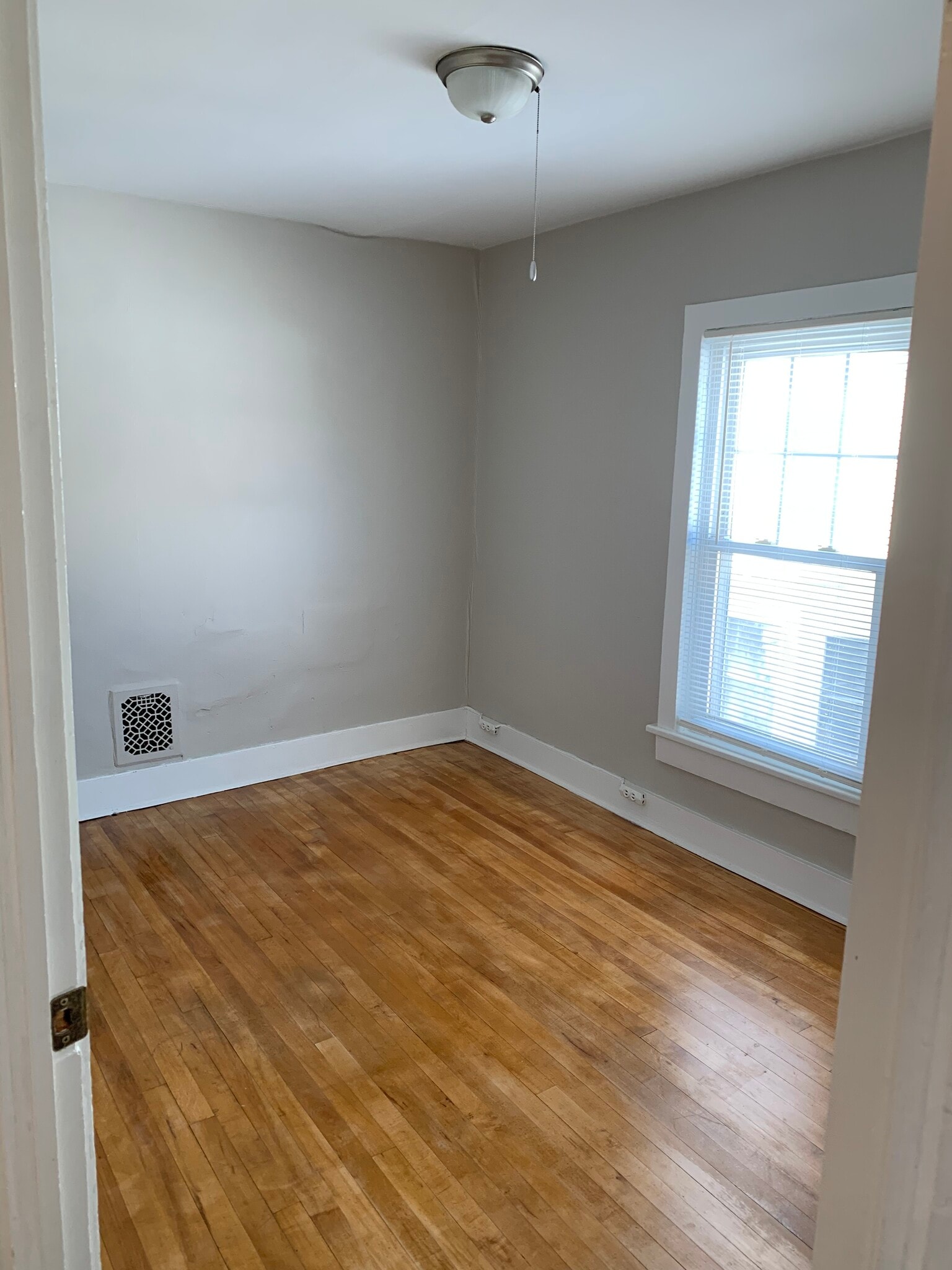 Building Photo - 436 Cross St