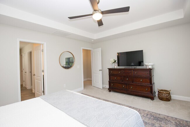 Building Photo - Spacious 5-Bedroom Home with 3 Full Bathrooms in Carthage, NC - Perfect for Your Family!