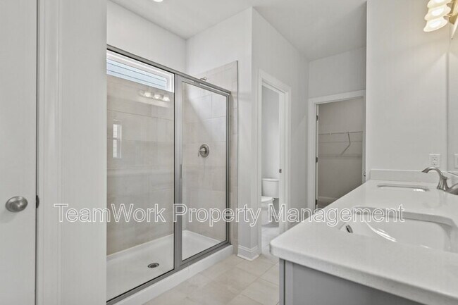 Building Photo - 165 Rowans Creek Dr