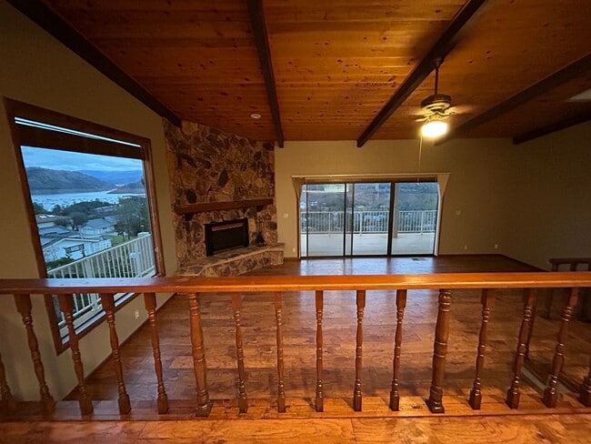 Building Photo - 6367 Woodman Dr