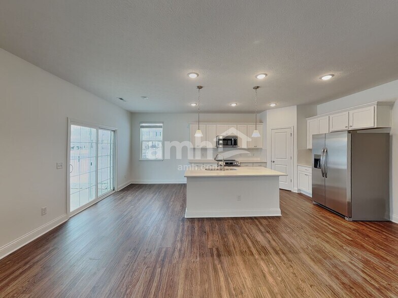 Building Photo - 8465 Northpoint Dr