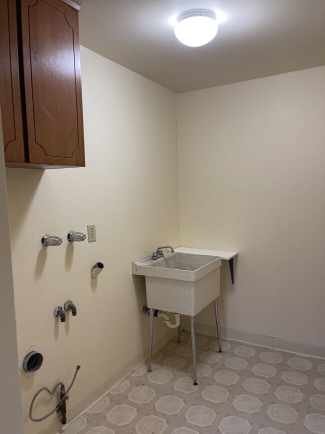 Building Photo - COMING SOON!!!  Fantastic 4 Bedroom Home on Blueberry Hill in Hazel Dell!