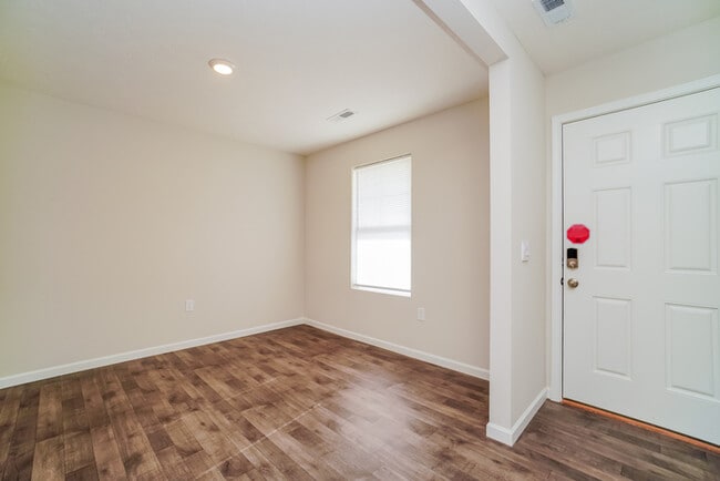Building Photo - 2233 Woodson Dr