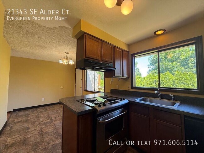 Building Photo - 21343 SE Alder Ct