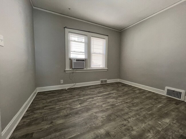 Building Photo - 2186 Wascana Ave