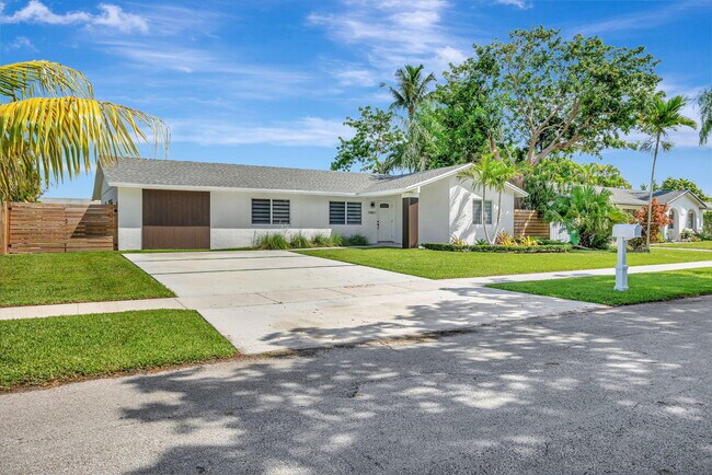 Primary Photo - 14851 SW 71st St
