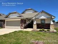 Building Photo - 1111 Magnolia Dr