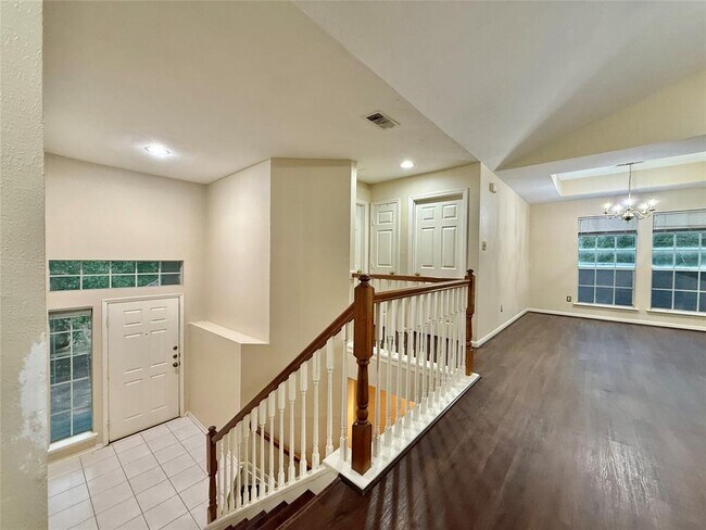 Building Photo - 105 S Spiral Vine Cir