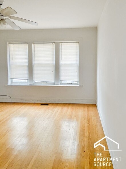 Building Photo - 5034 N Wolcott Ave
