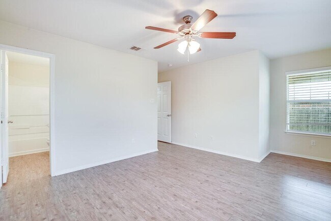 Building Photo - 476 Moonwalker Trail