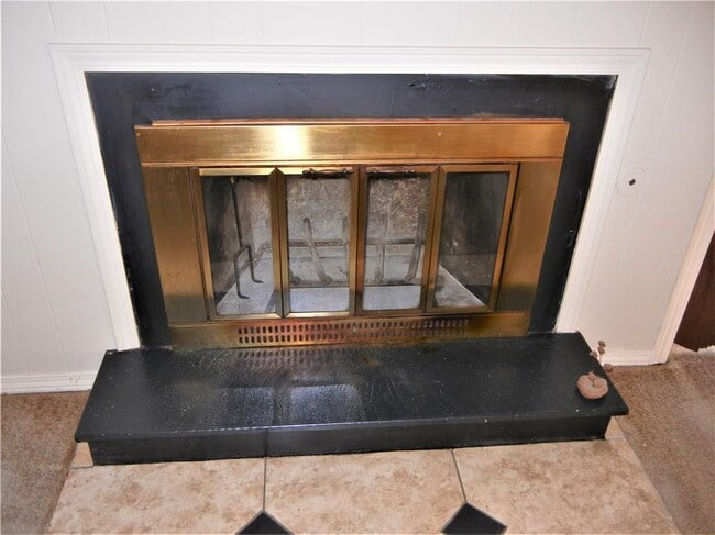 Building Photo - 6552 N Meridian Ave