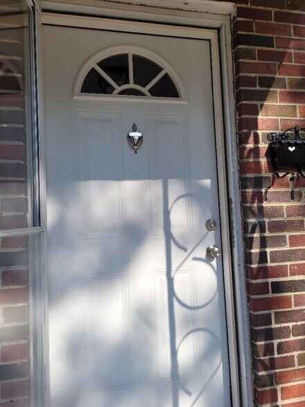 Primary Photo - 1310 Sheridan Dr