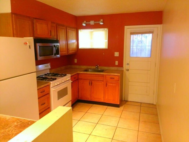 Building Photo - 240 Louisiana Blvd NE - Unit H