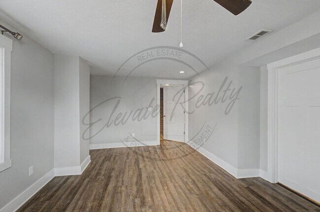 Building Photo - Four Bedroom Ranch with Finished Basement in Clarksville!