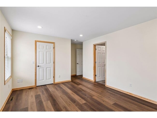 Building Photo - 2121 Village Trail