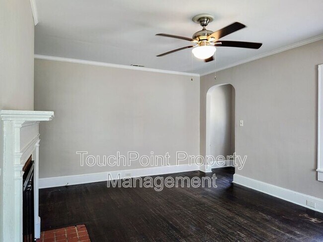 Building Photo - 1405 Shamrock Dr
