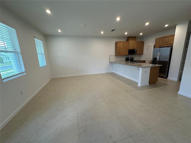Building Photo - 9828 Walkway Dr