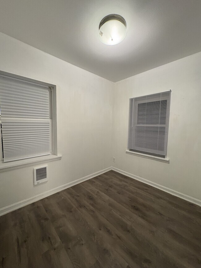 Building Photo - 2542 Cecil B. Moore Ave