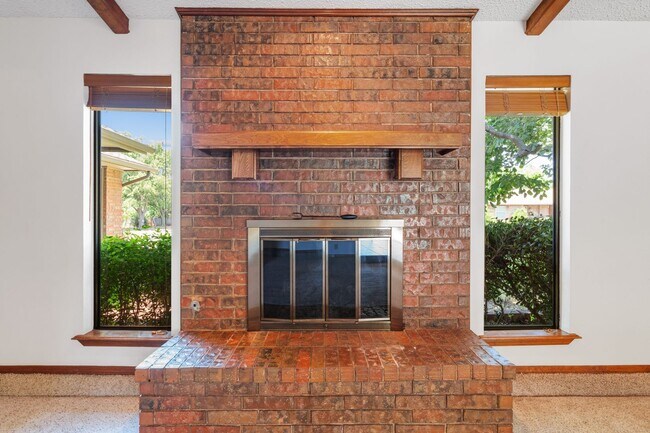 Building Photo - Well-Kept Home in Crosby Park Estates