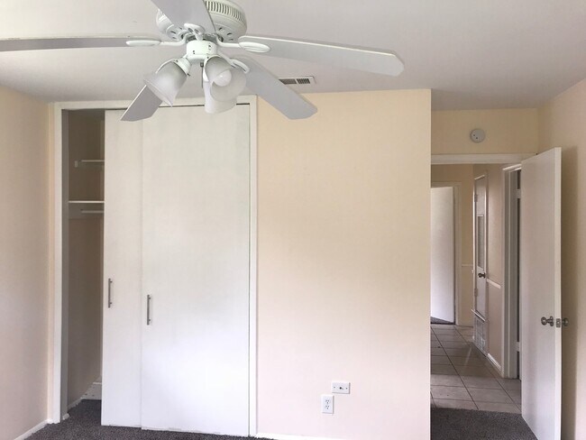 Building Photo - Remodeled 4 bedroom 2 bath home ready for move-in