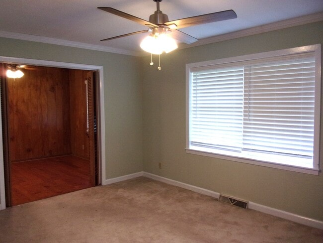 Building Photo - Brick Ranch Home on Large Lot