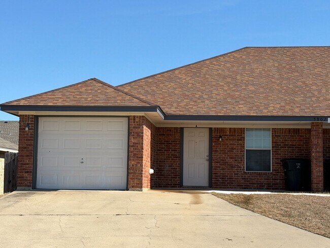 Building Photo - 3802 Pecos Dr