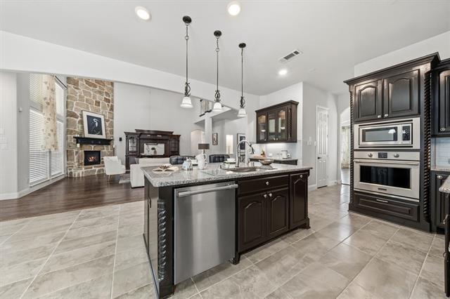 Building Photo - 12995 Llano Ave